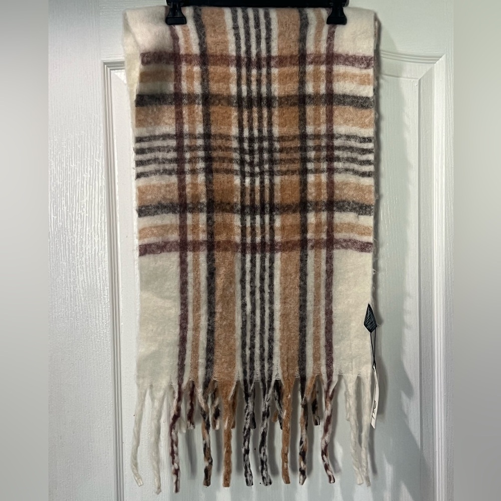 PIA Rossini beige scarf - Picture 2 of 3